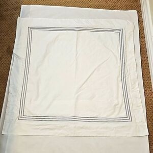 Pottery barn bed pillow shams 29in by 29in